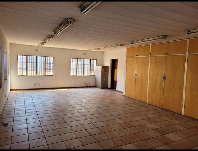 1,850M² BUILDING TO LET IN CHLOORKOP